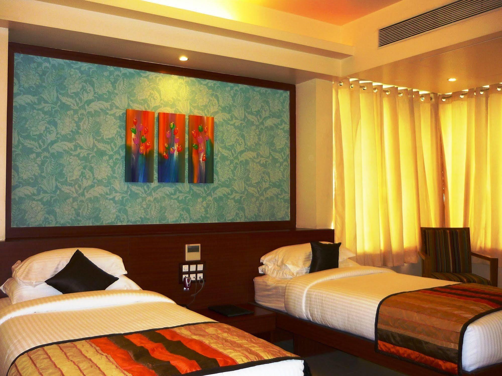 Hotel Mint Montvert, Baner 浦那 外观 照片