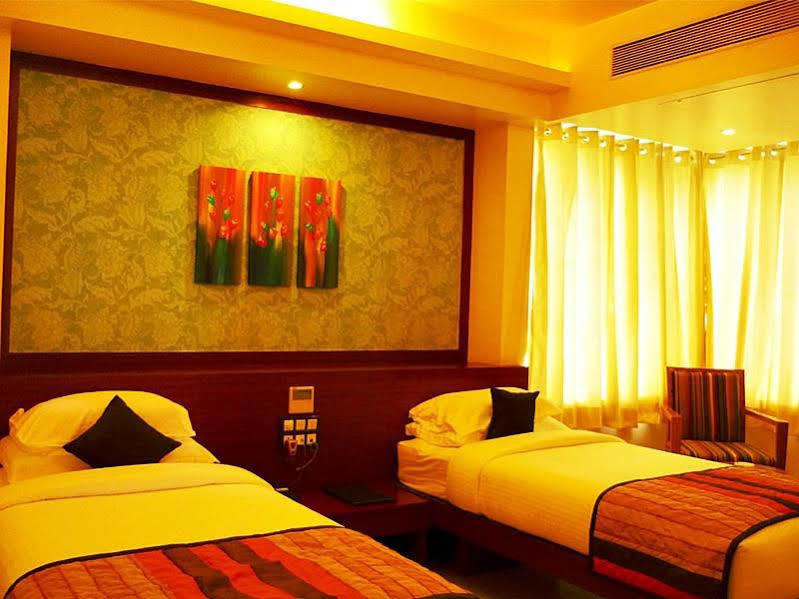 Hotel Mint Montvert, Baner 浦那 外观 照片