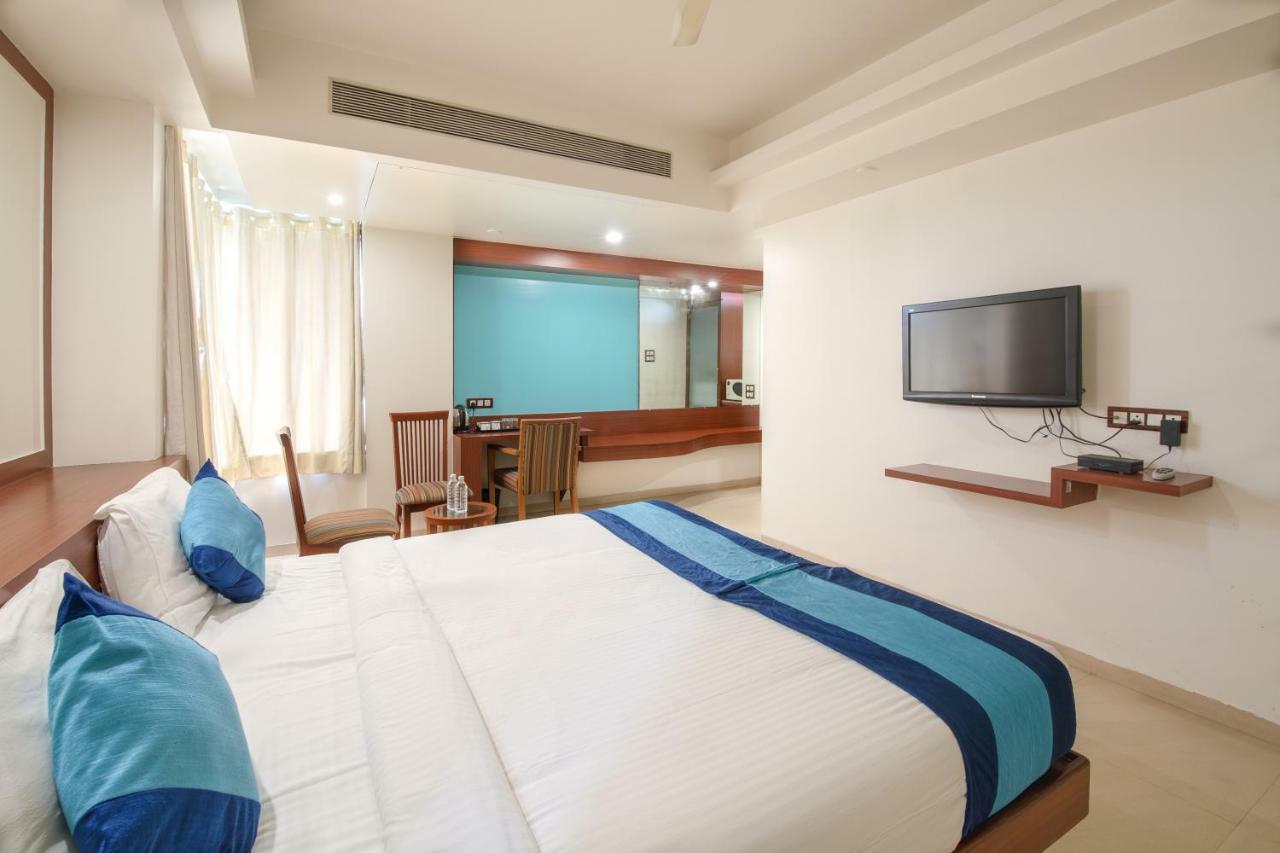 Hotel Mint Montvert, Baner 浦那 外观 照片